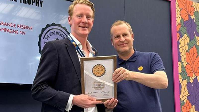 Ned Llewellyn accepting the Sparkling Wine Trophy